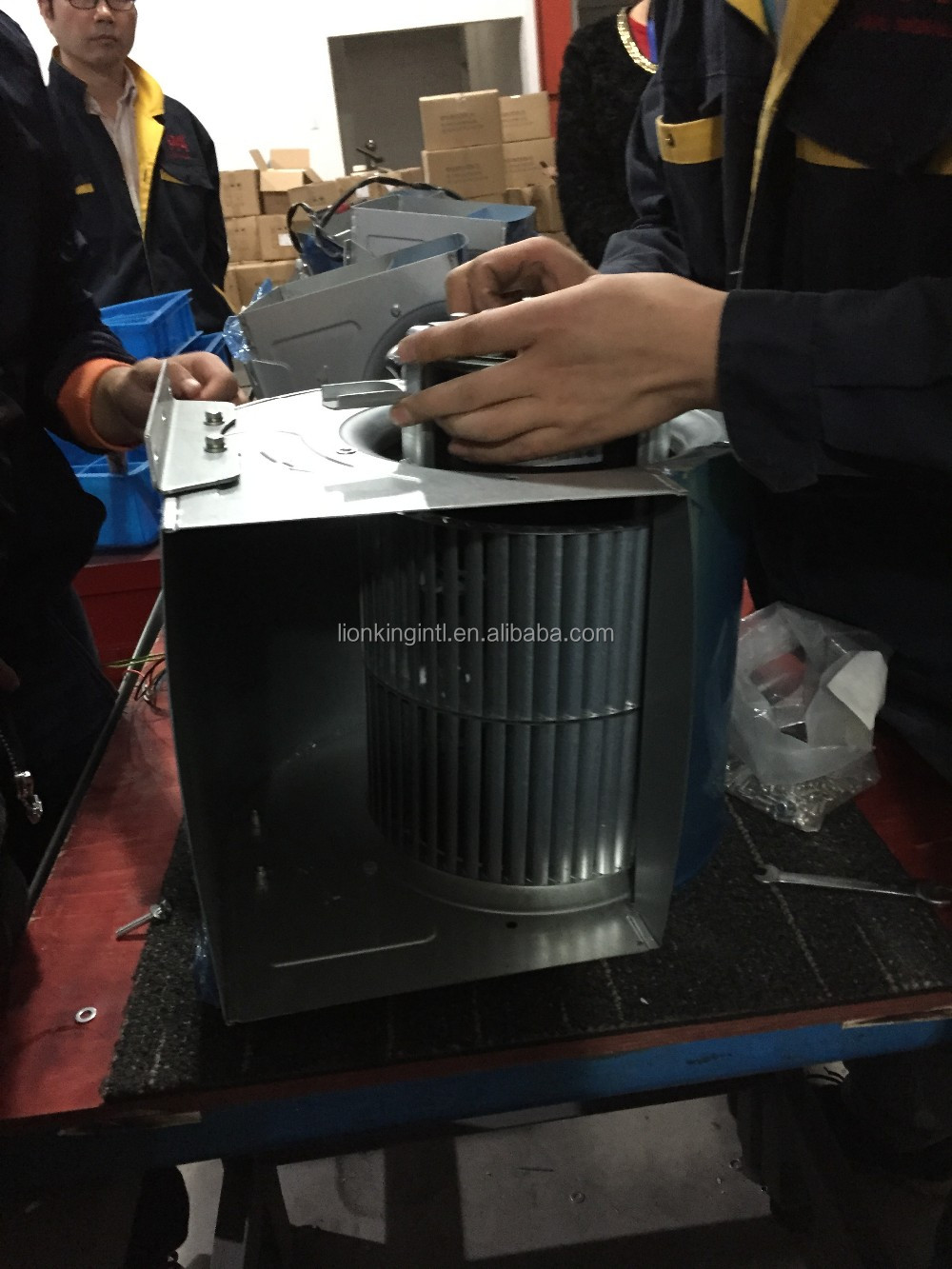 Low noise energy saving centrifugal fan/blower